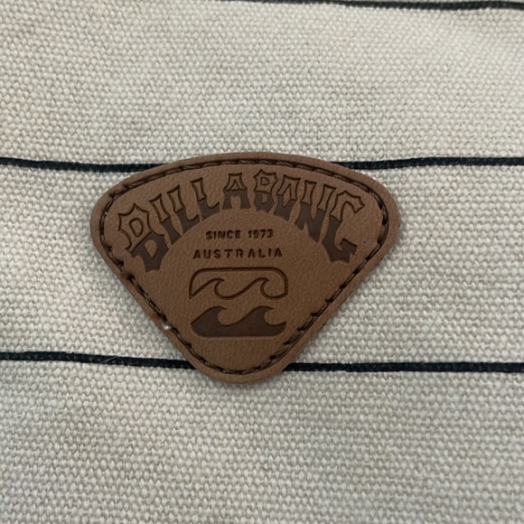 BILLABONG Mini Backpack - Picture 3 of 6